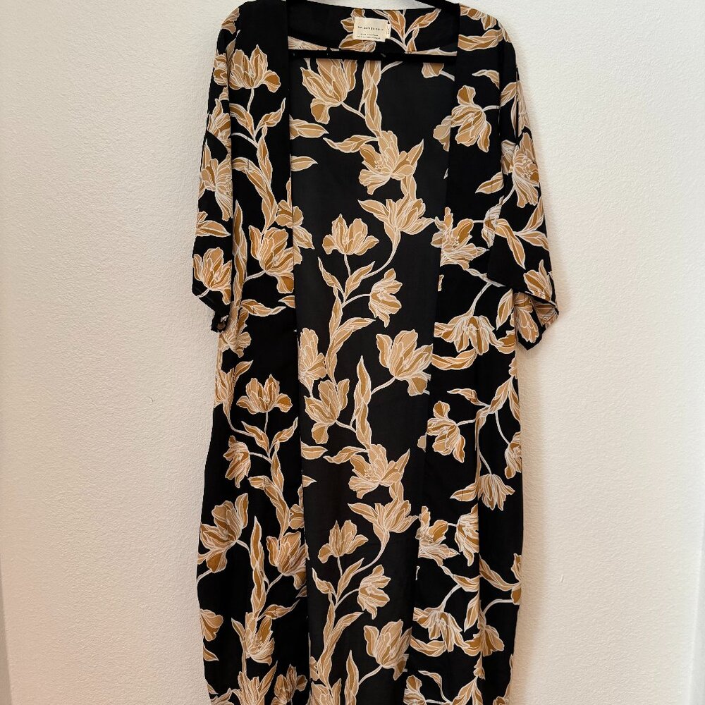 Maison Du Soir Black & Beige Floral Kimono Robe |… - image 4